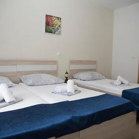 Pansion Nerry Couette-café 3*