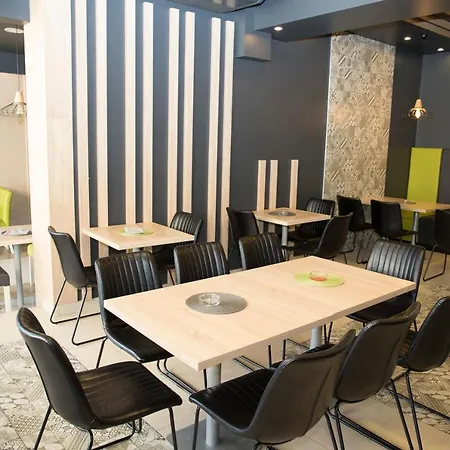 Couette-café Pansion Nerry 3*