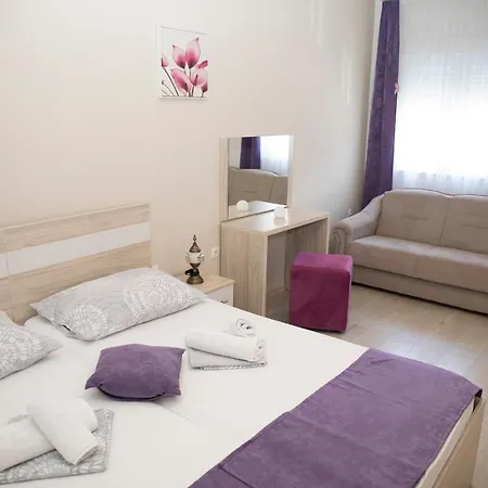 Pansion Nerry Bed & Breakfast 3*